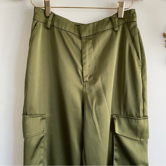 GOOD AMERICAN GREEN SATIN CARGO PANTS - Picture 7 of 14